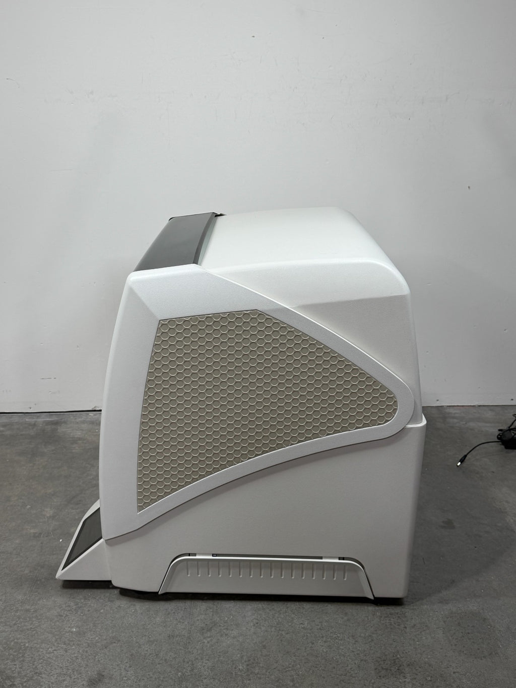 Bio-Rad QX200 AutoDG Automated Droplet Generator ddPCR Unit 96-Well w/ Warranty