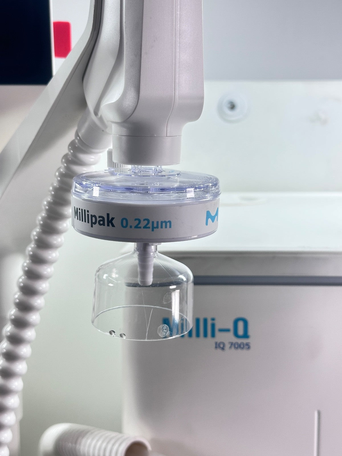 Millipore Milli-Q IQ 7005 Pure & Ultrapure Water Purification System