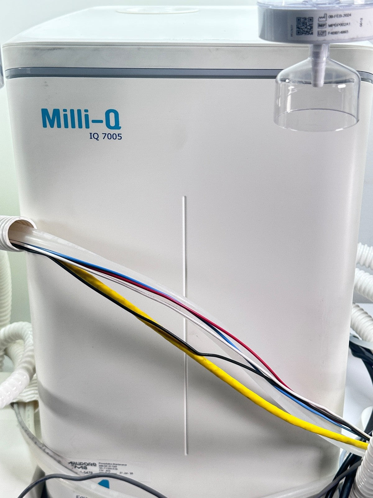 Millipore Milli-Q IQ 7005 Pure & Ultrapure Water Purification System