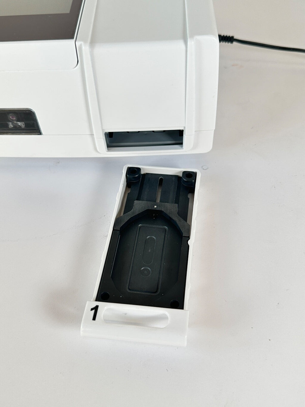 Qiagen aLF Reader ESLR12-MB-6401 w/ Software and Warranty
