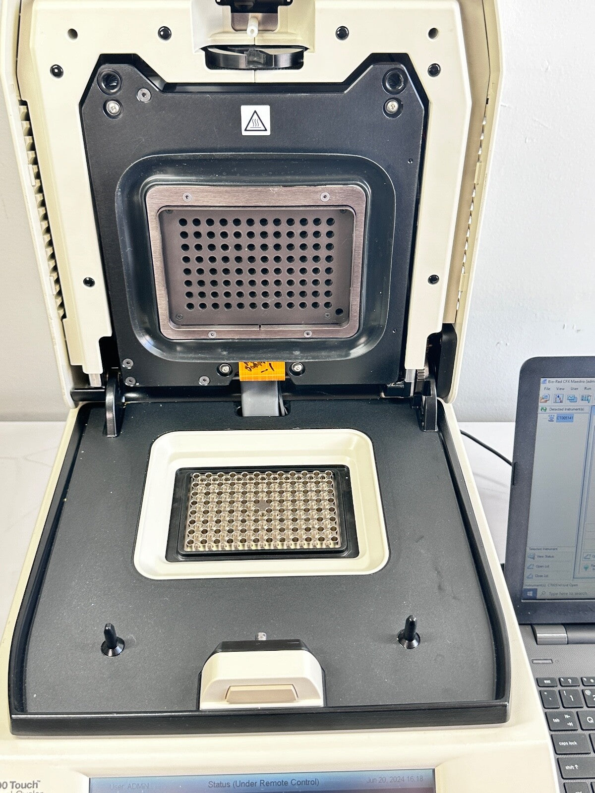 Bio-Rad C1000 Touch Thermal Cycler w CFX96 Optical Module w/laptop and software