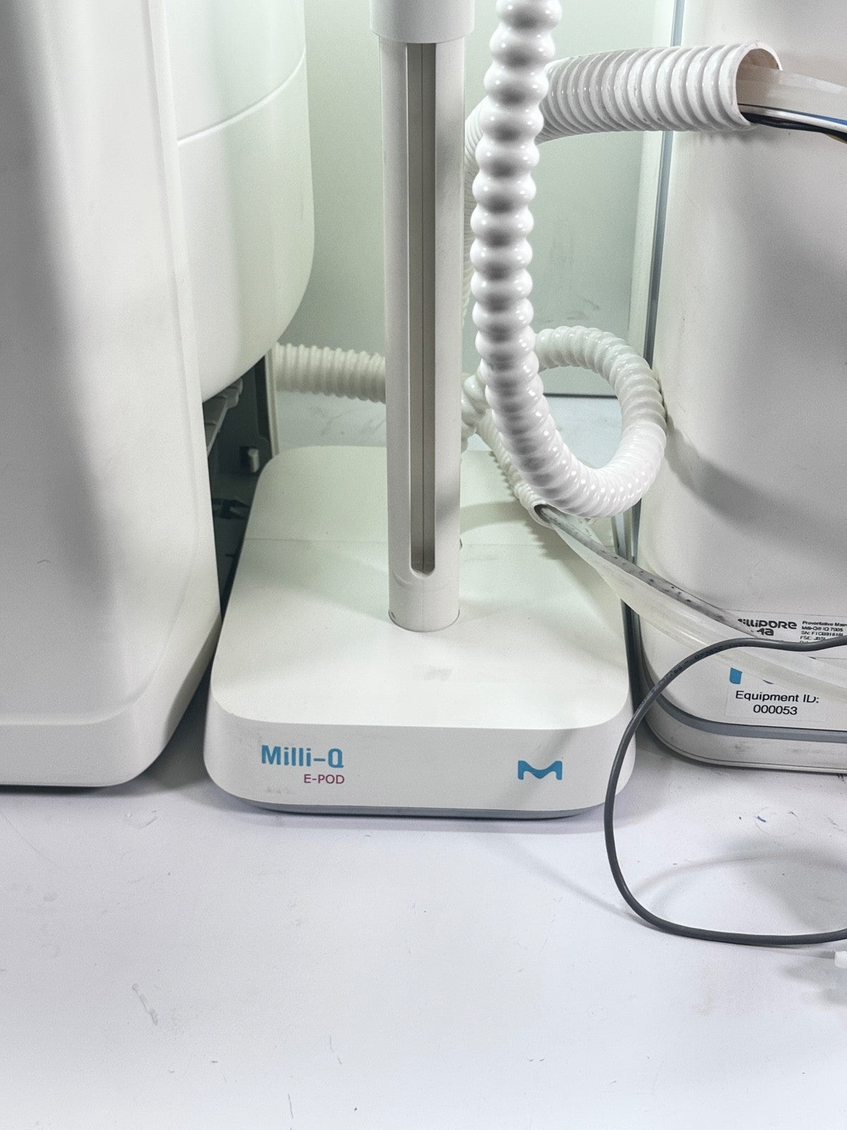 Millipore Milli-Q IQ 7005 Pure & Ultrapure Water Purification System